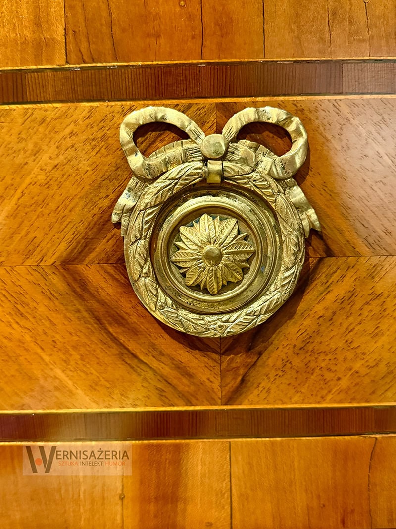 PATRONAT WERNISAŻERII: „Mit mebli Kolbuszewskich”, Muzeum Zamkowe w Sandomierz 64 Dekoracyjny uchwyt w meblu kolbuszowskim - XVIII wiek - wystawa Mit mebli kolbuszowskich